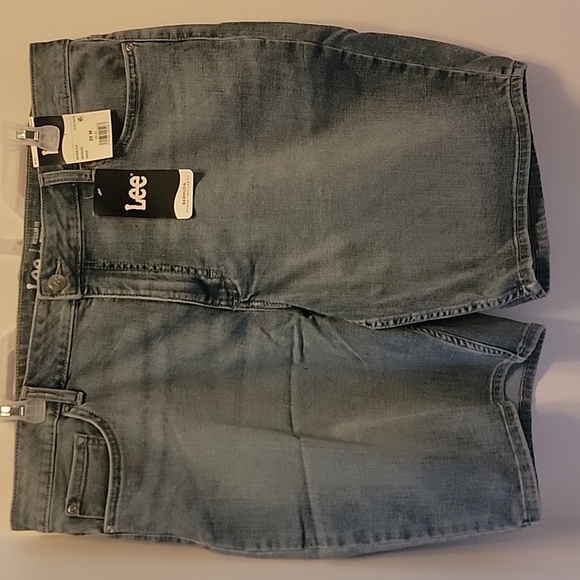 Lee Bermuda  Shorts - Picture 1 of 4